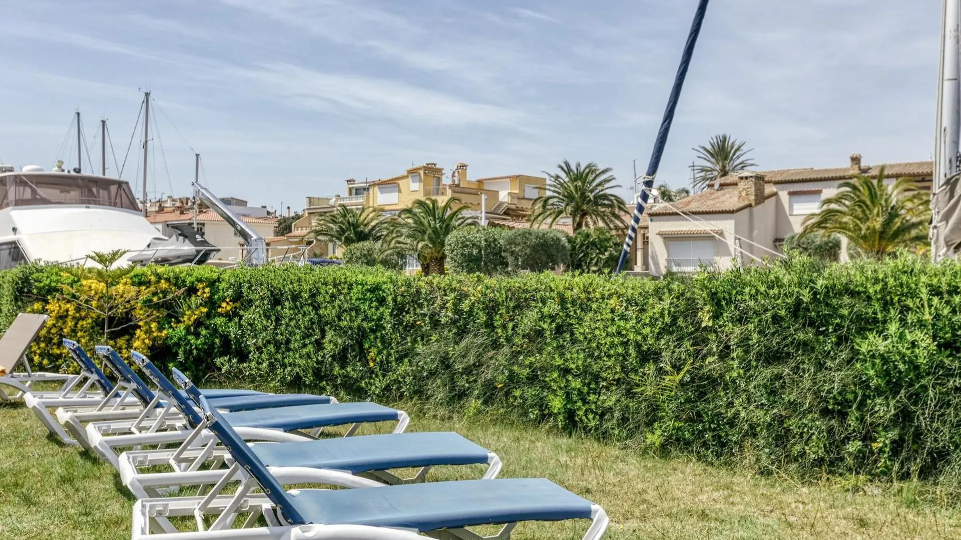 Art- Apartamentos Revilla Tacke B Empuriabrava 0*,